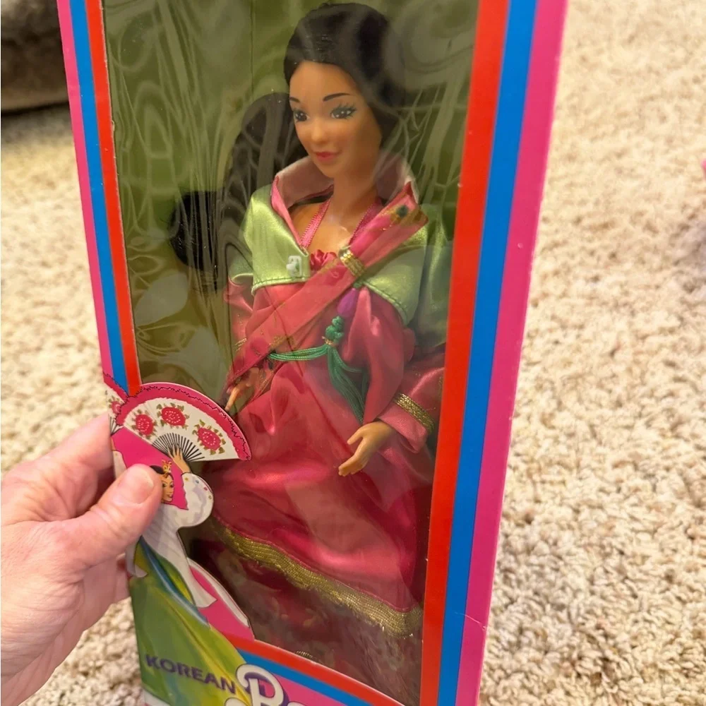 NIB new in box Mattel Barbie Korean Doll 1987 NRFB in Pink and Green Outfit